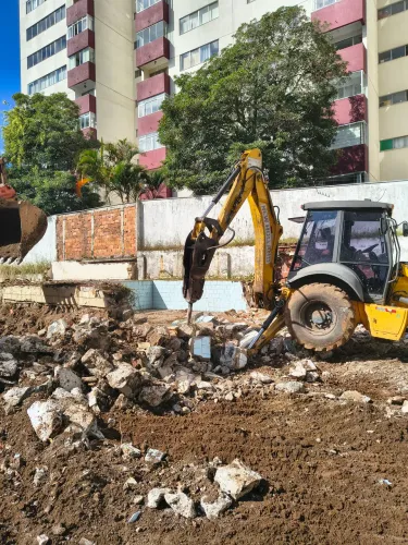 Retroescavadeira New Holland B95B