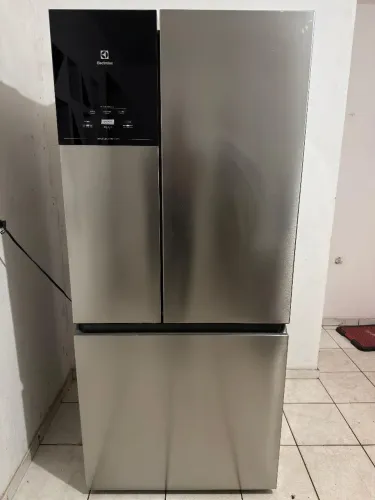 Refrigerador Eletrolux 3 portas - 220v