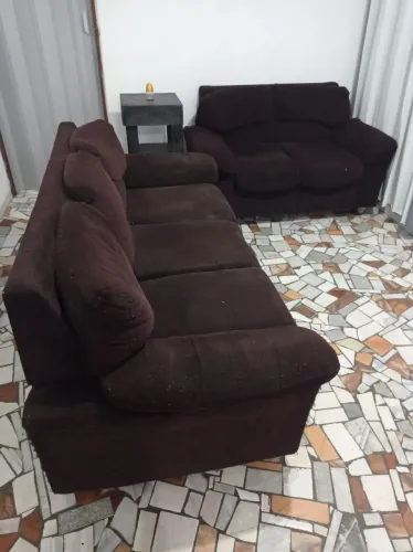 Par de sofá 3 e 2 lugares marrom