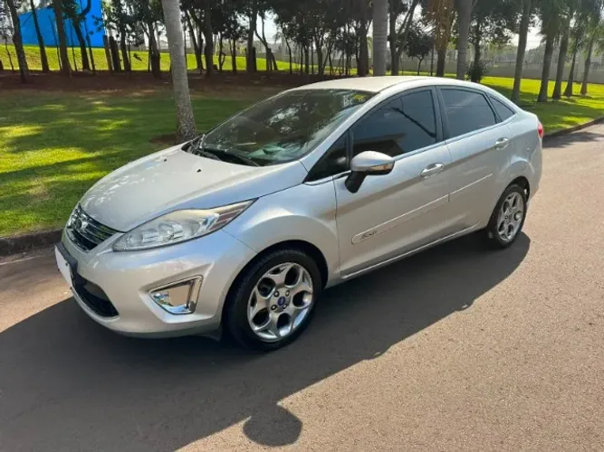 Ford Fiesta Sedan SE 1.6 16V Flex 4P 2012