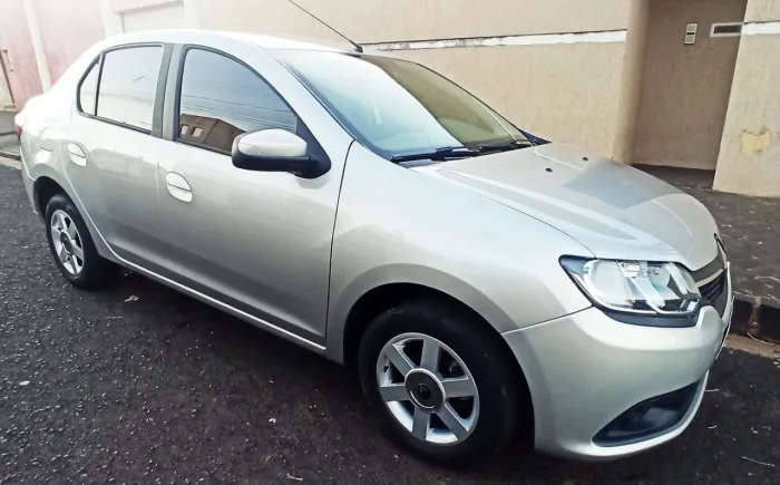 Renault Logan Expression Hi-flex 1.6 8V 4P 2015