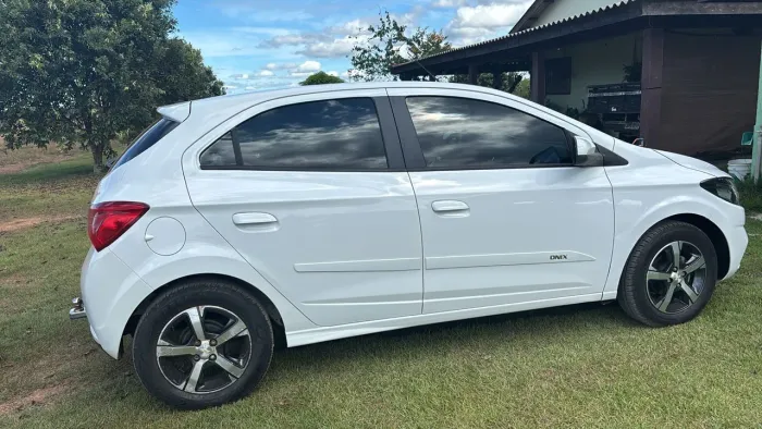 Chevrolet Onix Hatch LTZ 1.4 8V Flex Mec. 4P 2018
