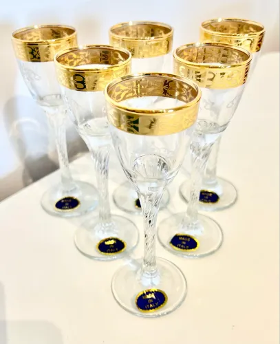 Conjunto novo taças de licor italiana com friso dourado