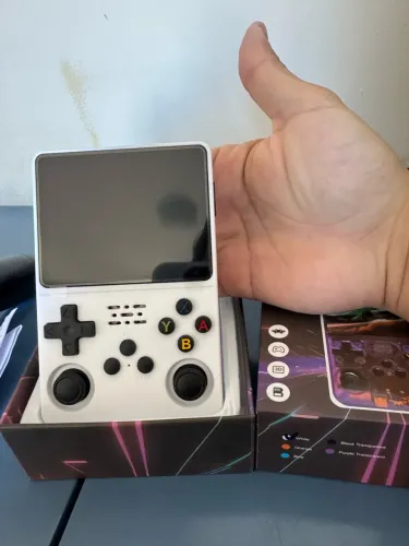 Console portátil R36s novo