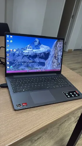 Notebook Lenovo Ryzen 5 5500U | 8GB | SSD 238GB | Windows | Carregador