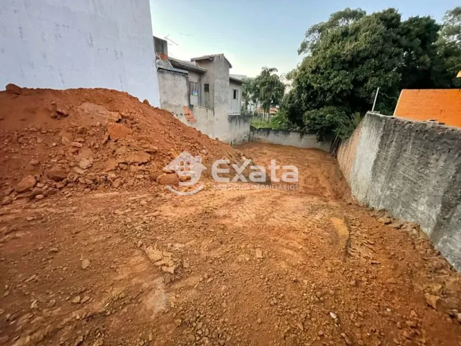Terreno a venda no bairro Parque Esmeralda .