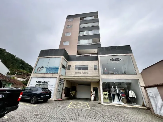 Apartamento com 2 quartos (1 suíte) no centro de Guabiruba