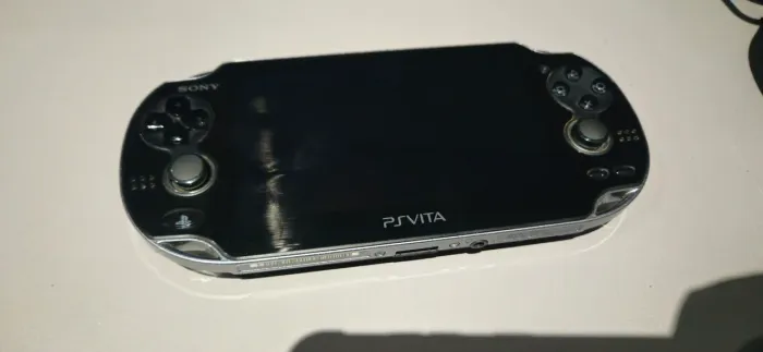 PS VITA 1000