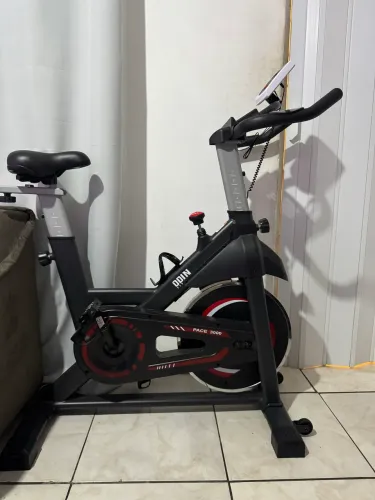 Bicicleta Ergométrica Spinning Mecanica 8kg Odin Fit Cor Preto/Vermelho