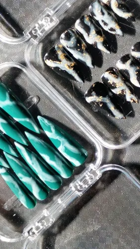 UNHAS POSTIÇAS EM GEL