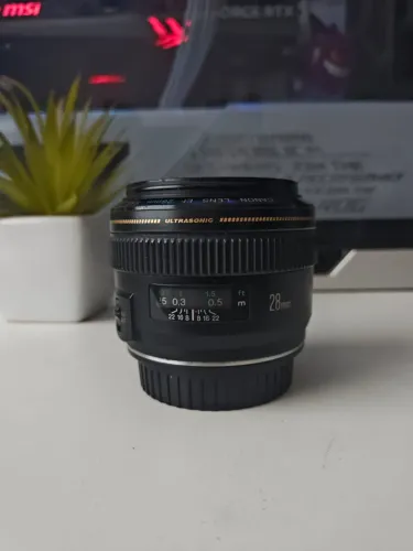 Canon ef 28mm f1.8 USM