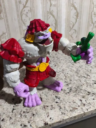 Boneco Incrível Hulk e Gigante Yeti Imaginext Marvel