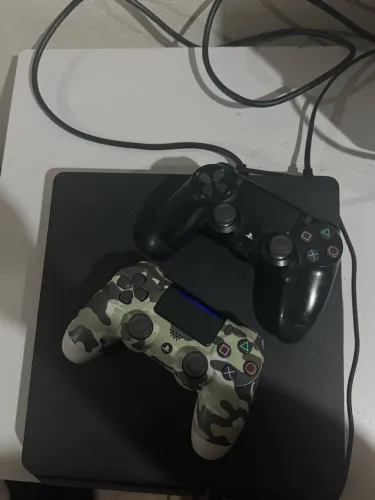 Vendo ps4 slim 2 controles 1 original + gta V único dono do videogame