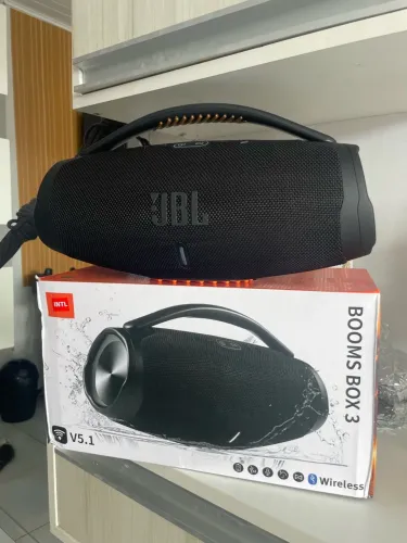 Caixa de Som Boombox 3 Portátil Bluetoot Impermeável Som Potente 120W, Rádio FM, USB