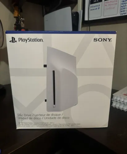 Leitor de disco PS5 Slim na caixa
