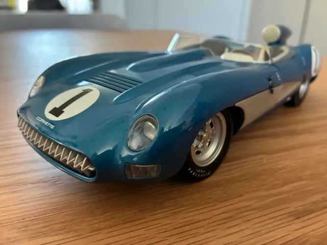 Miniatura Corvette SS 1957 1/18 AutoArt Millenium
