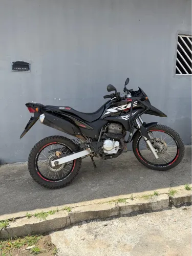 Vendo XRE 300 no ponto de transferi