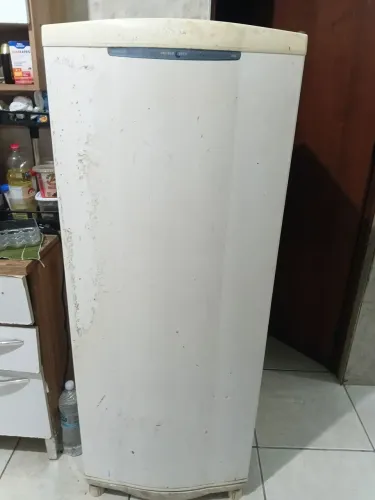 Vendo Geladeira consul branca 280 litros