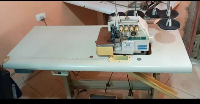 Máquina de costura industrial INTERLOCK ALPHA