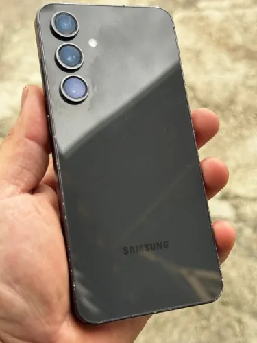 Samsung galaxy s24 FE 128G, leia as informações adicionais