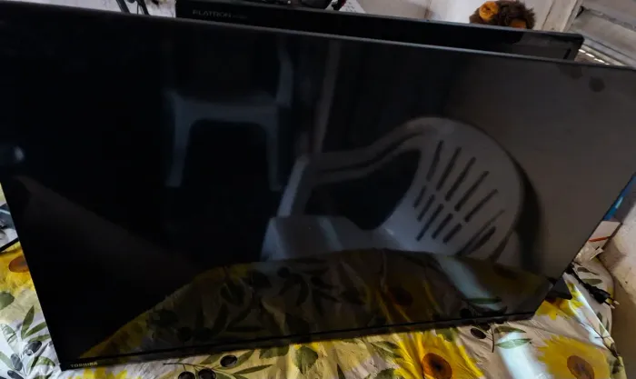 Smart tv tosgiba com defeito mais dvd