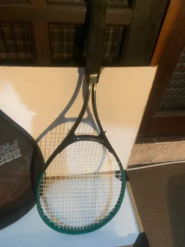 raquete de tênis ou frescobol da marca Procópio. Usada
