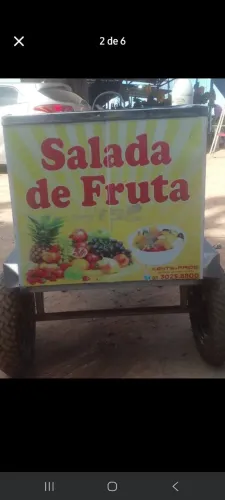 Carrinho de salada de frutas