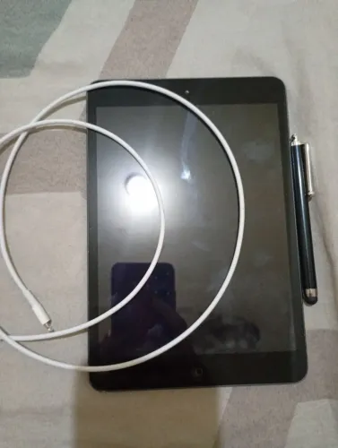 iPad mini 1 por 200 reais pra vender logo