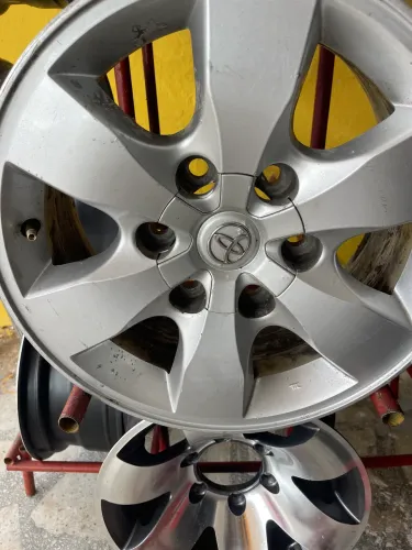 JOGO DE RODAS DE HILUX ARO 16 ÓTIMO ESTADO VL 1800.00 TR *