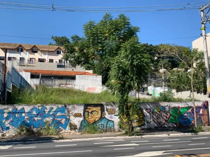 Terreno no Morumbi à venda, com 900m² ao lado do estádio do Morumbi!