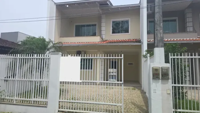 Sobrado em Joinville - SC