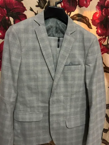 Vende-se terno Gabardine texturizado/ tamanho do terno 46 calça social 40.