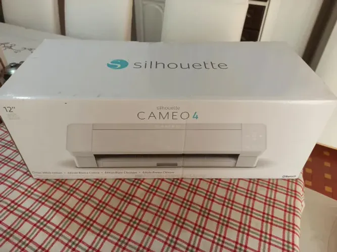 Silhouette Cameo 4