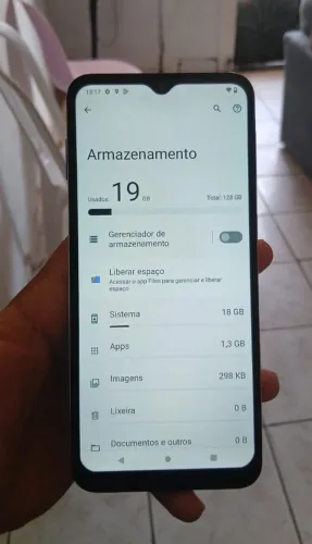 Motorola Moto G30 com 128 GB de armazenamento, em ótimo funcionamento.