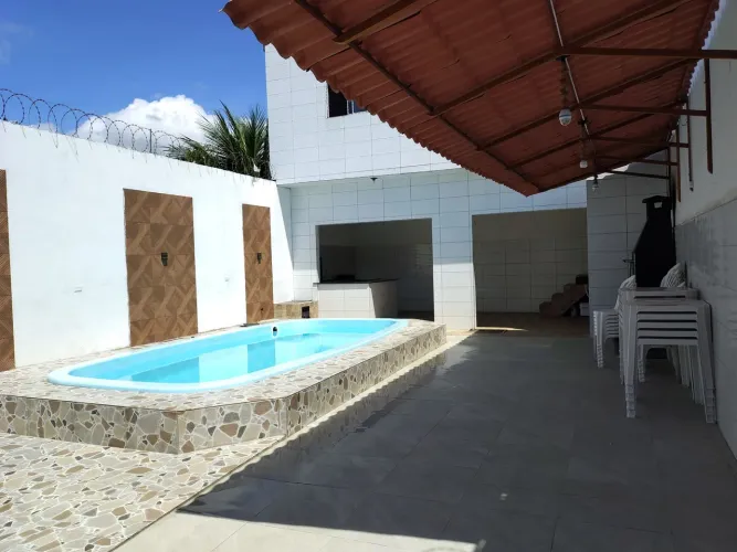 Espaço festa com piscina