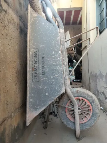 Carrinho de mão Tramontina