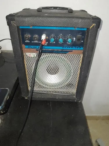 Amplisom oneal para instrumentos musical e microfone