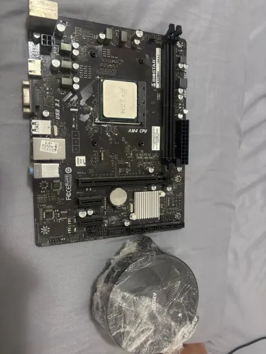 Placa mãe a320M biostar+processador Ryzen 3 2200G