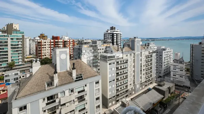 Cobertura Duplex 238m² com Rooftop, SPA Privativo e Vista Mar a poucos passos da Beira Ma