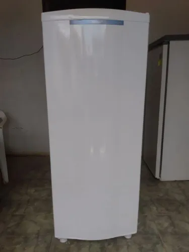 Geladeira Consul bem conservada e funcionando perfeitamente entrega grátis
