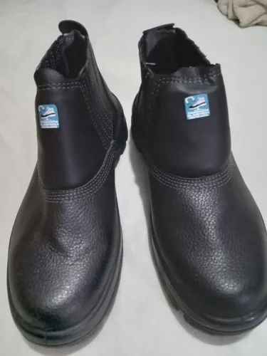 Bota bico de ferro