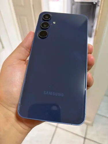 Vendo Samsung A55 - 256gb azul marinho. Aceito cartão com juros da máquina