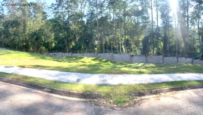 Terreno em Condomínio à Venda em Mogi das Cruzes-SP no Bairro Bella Citta com 576,00 m² de