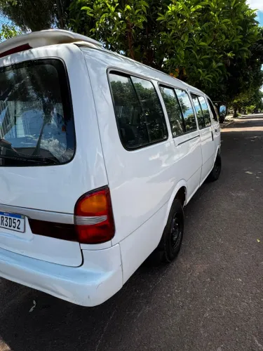 Kia Motors Besta GS Grand 3.0 8V 16L Diesel 2000