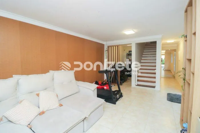Sobrado à venda em Santa Teresinha, Santo André com 4 quartos, piscina, 2 vagas. Aceita fi