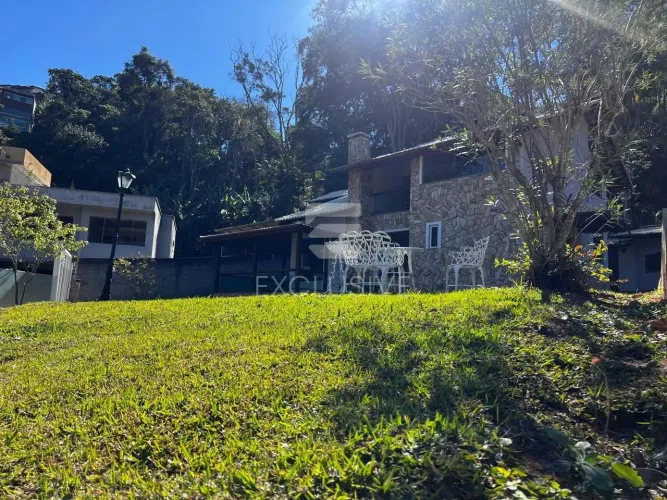 EXCELENTE CASA PARA LOCAÇÃO - PARQUE SANTA ELISA - NOVA FRIBURGO