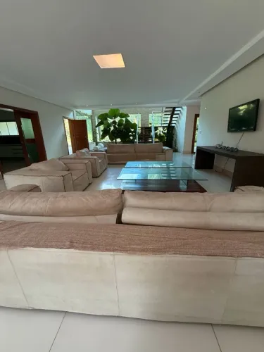 Casa Alto Padrão à Venda e Locação | 4 Suítes | 790m² | Jacuzzi e Energia Solar