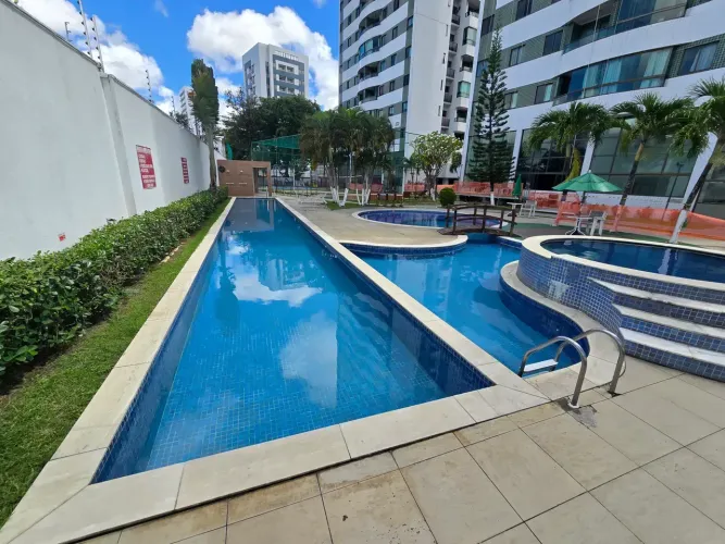 Alugo apartamento com 68m2, 3 quartos, suíte na Madalena - Recife - PE