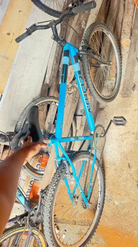 Vende-se bicicleta em perfeito estado