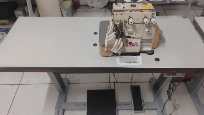 Maquina de Costura Overlock Juki (Parcelo)